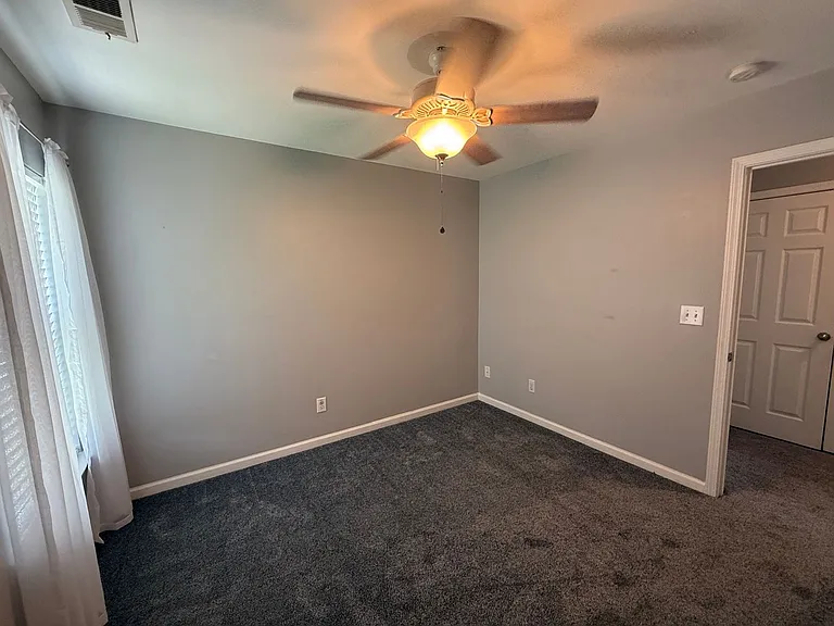 194 Avonshire Dr — Photo 18