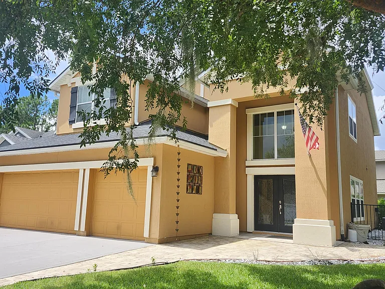 201 Edgeford Ct — Photo 3