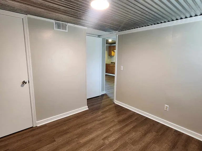 111 Hill St — Photo 13