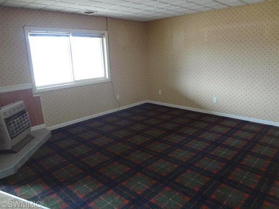 5th image of 17488 W River Dr
