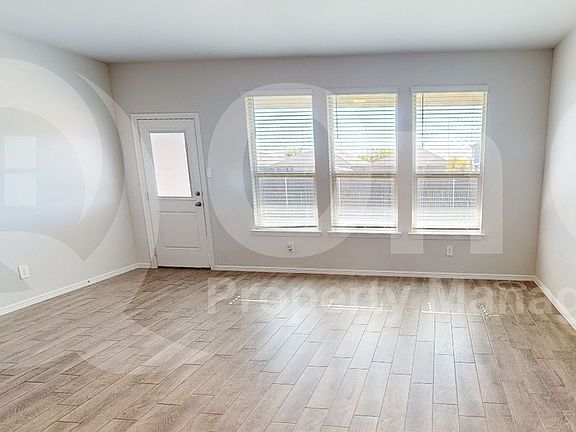 4th image of 8529 Centerboard Ln