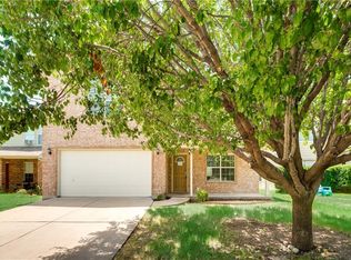 9729 Parkmere Dr, Fort Worth, TX 76108