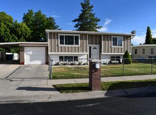1325 W Sunburst Dr S, West Jordan, UT 84084