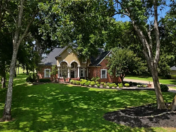 1325 Avery Pl, Siloam Springs, AR 72761