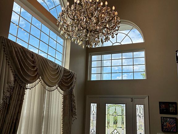 2nd image of 172 Wintergreen Drive