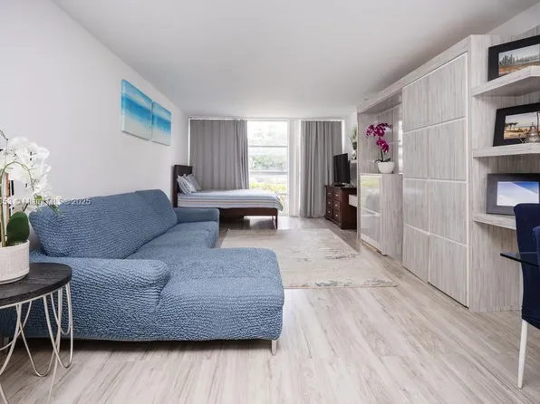 501 Three Islands Blvd APT 117, Hallandale, FL 33009