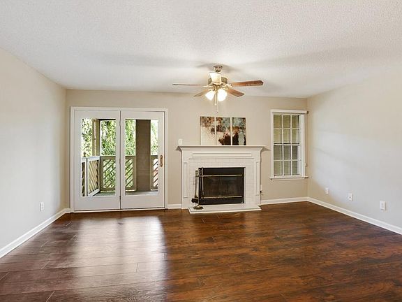2nd image of 630 McGill Pl NE #630