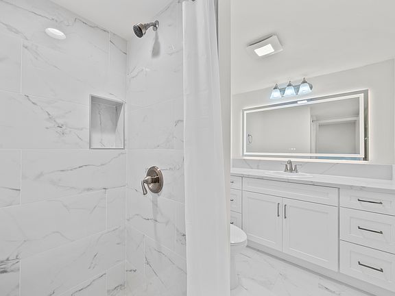 5th image of 516 Concord St APT 203