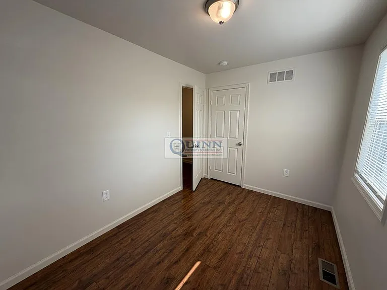 319 Willow Dr — Photo 10