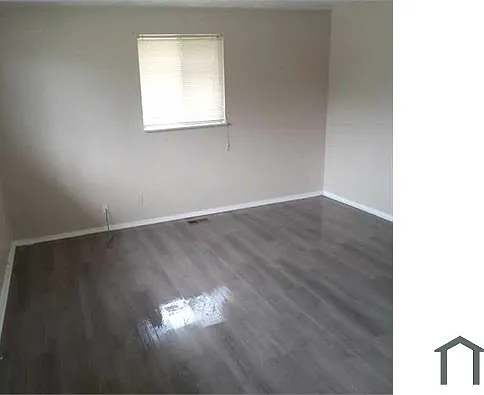 457 Dearborn Ave — Photo 1