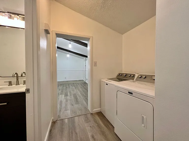 7435 Westridge Dr — Photo 10