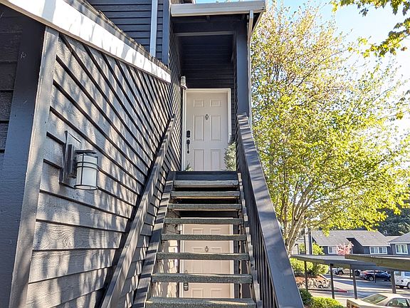2nd image of 9490 SW 146th Ter APT R8
