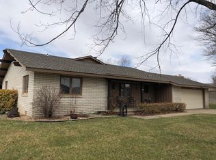 3101 Nutmeg Ln, Hutchinson, KS 67502