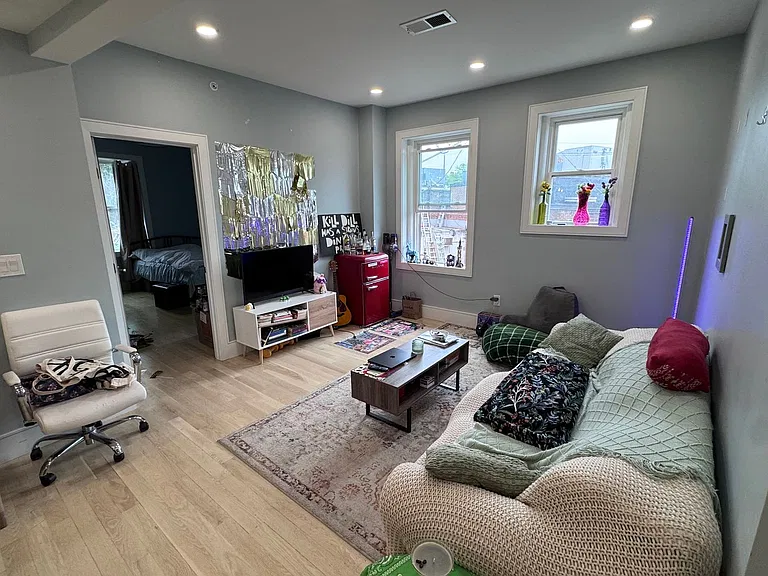9 University Rd #1 — Photo 12