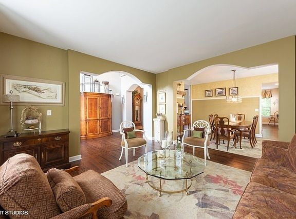4th image of 5610 Highland Dr
