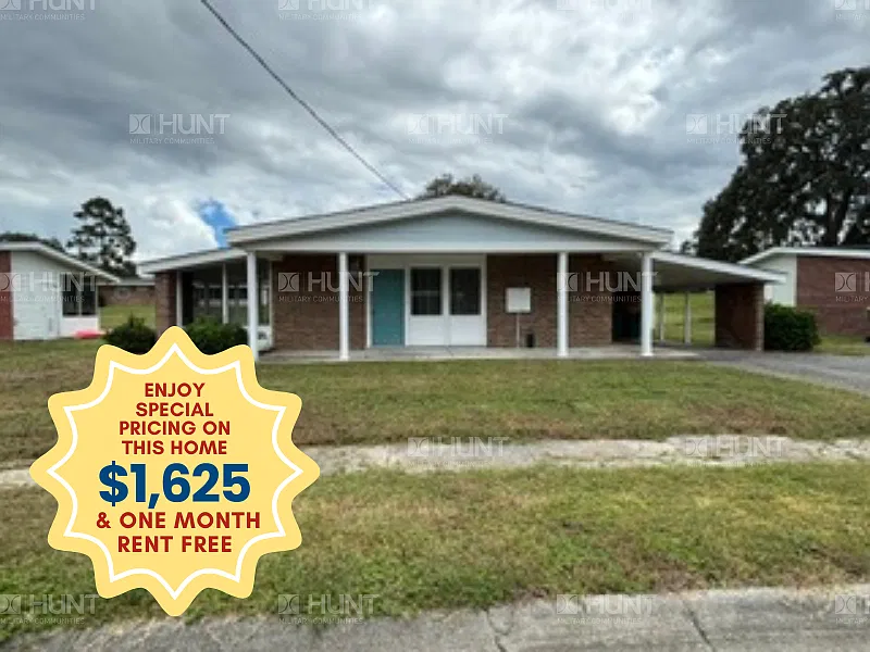 3 bed, 1.5 bath, 1304 sqft, $1,625 — Photo 1