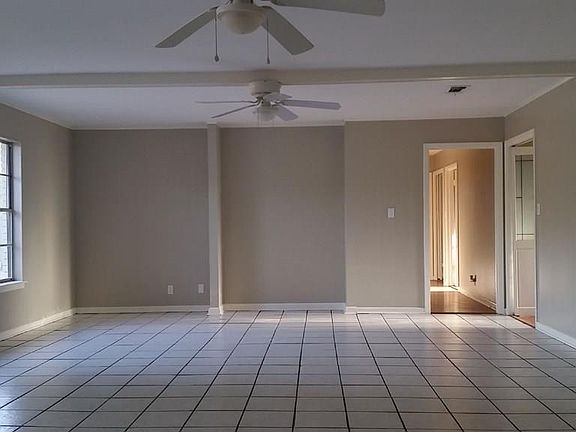 4th image of 2534 Village Dr