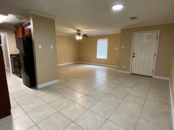 3rd image of 13 Parkland St