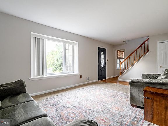 5th image of 13 Mulberry Ln