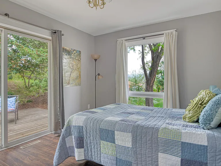 1168 Westview Dr — Photo 8