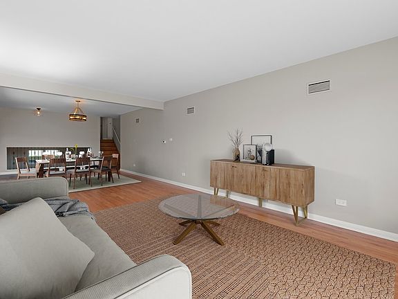 4th image of 9053 S Sacramento Ave