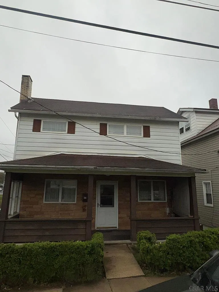 2230 Jackson Ave photo 1