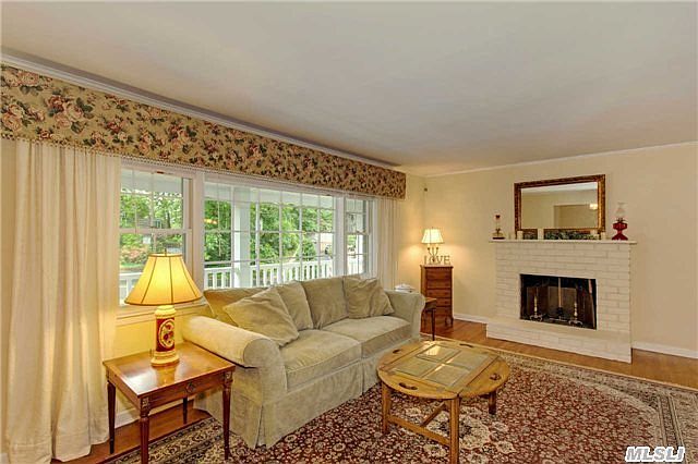 1st image of 7 Willow Ct