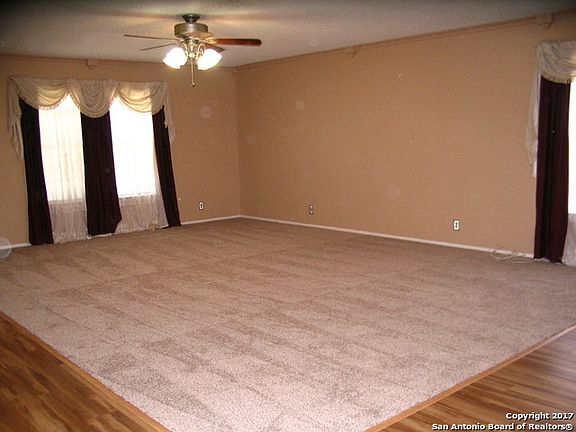 2nd image of 10427 Canyon Vlg