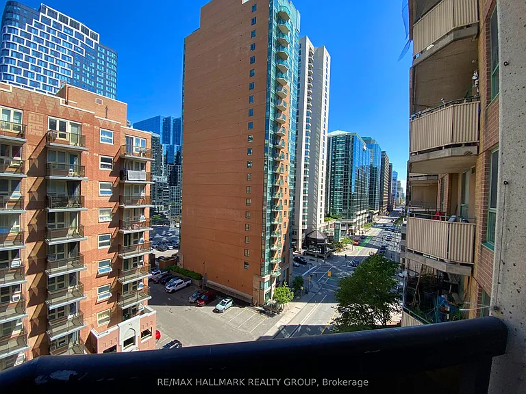 470 Laurier Ave W #902 — Photo 8