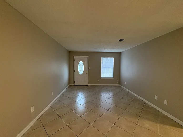 3354 La Leyenda Ct #B — Photo 3