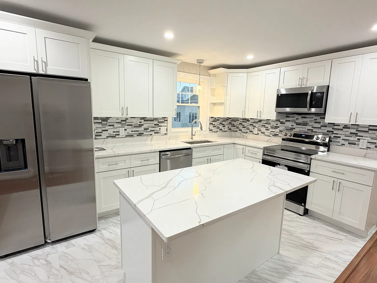 4 bed, 1300 sqft, $3,000 — Photo 2