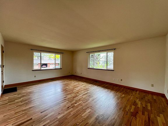 4th image of 608-610 Estee Ct