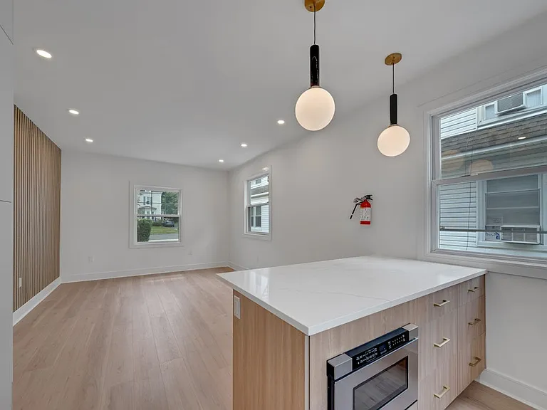 20 Lexington Ave — Photo 22