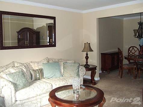 2nd image of 4800 Forest Ln