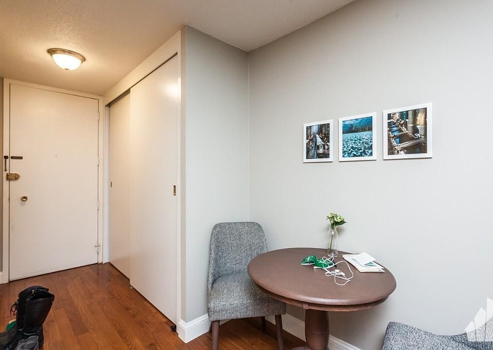 1st image of 1341 N Dearborn St #9E