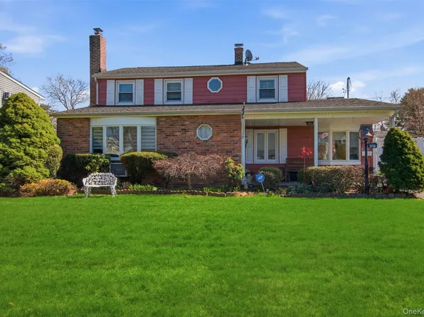 268 Curtis Avenue, Carle Place, NY 11514