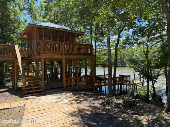 1723 Shoemake Rd, Yazoo City, MS 39194