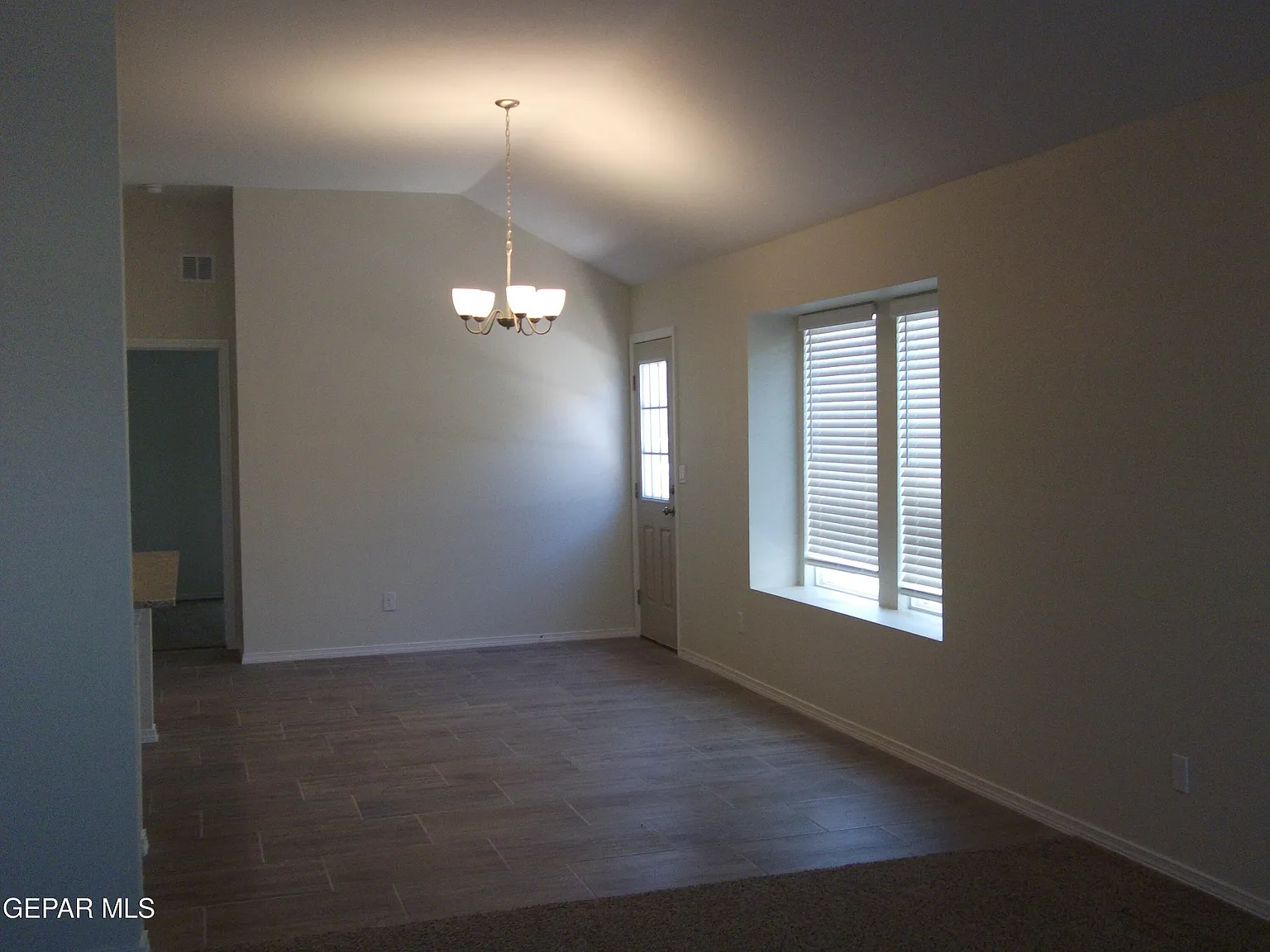 4 bed, 2.0 bath, 1338 sqft, $1,650 — Photo 3