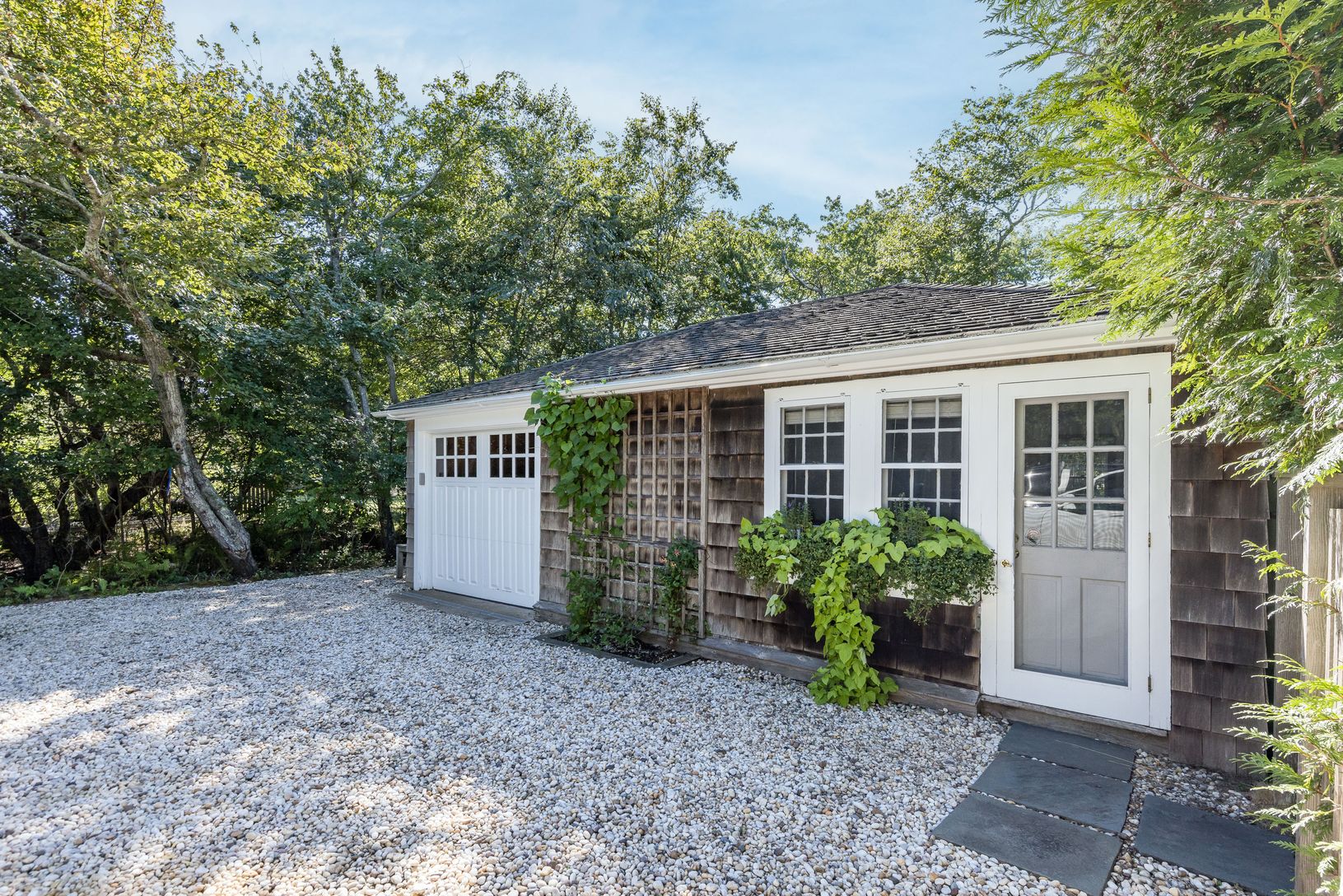 117 Egypt Ln, East Hampton, NY 11937 Out East