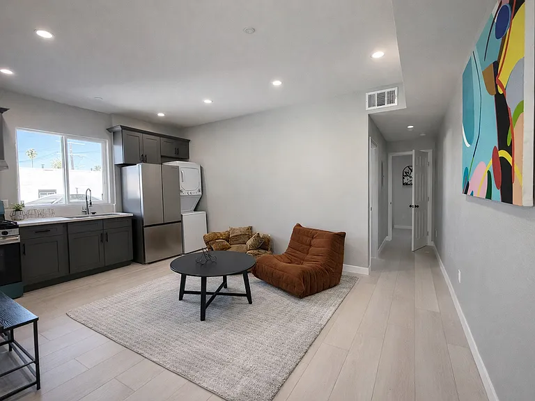 1328 Magnolia Ave — Photo 9