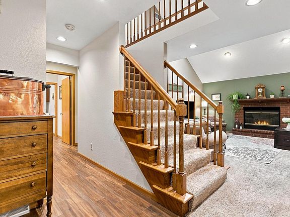 2nd image of 4589 Hunters Glen DRIVE