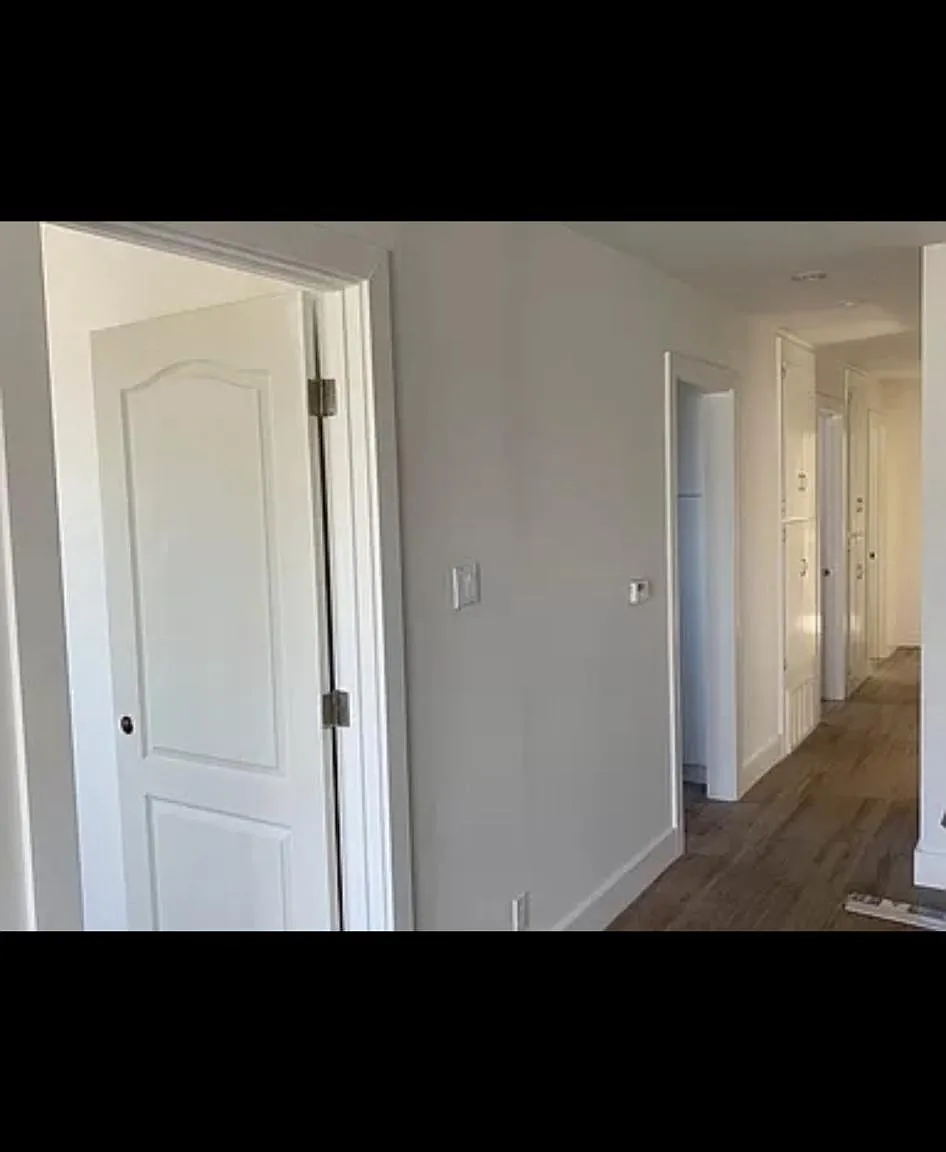 1 bed, 1.5 bath, 100 sqft, $1,300 — Photo 3