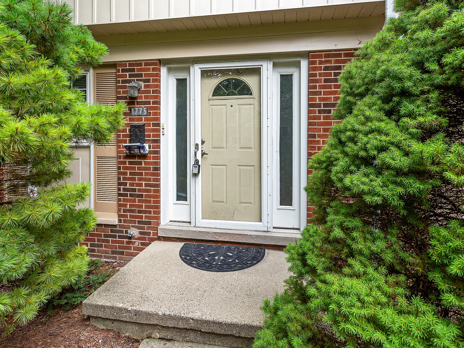 2 bed, 1.5 bath, 1167 sqft, $1,800 — Photo 2