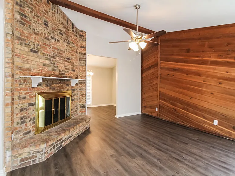 454 Kenya St — Photo 3