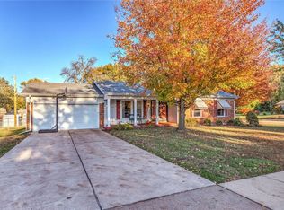 2963 New Castle Dr, Florissant, MO
