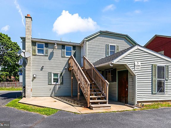 2nd image of 424 Spring St