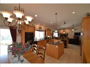 19562 Hidden Glen Rd, Alpine, CA 91901