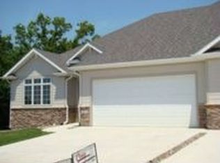 2628 Bos Landen Dr, Pella, IA 50219