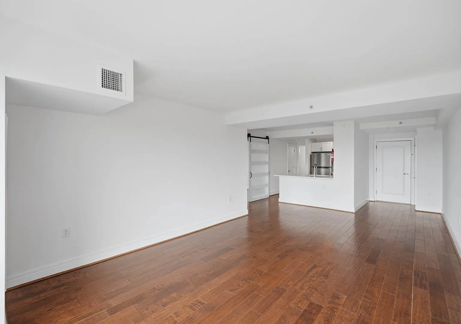 Southwest Waterfront Condo | 1 Bed | 1 Bath | 950 Sf | Private Balcony | 1 Parking Space — Photo 4