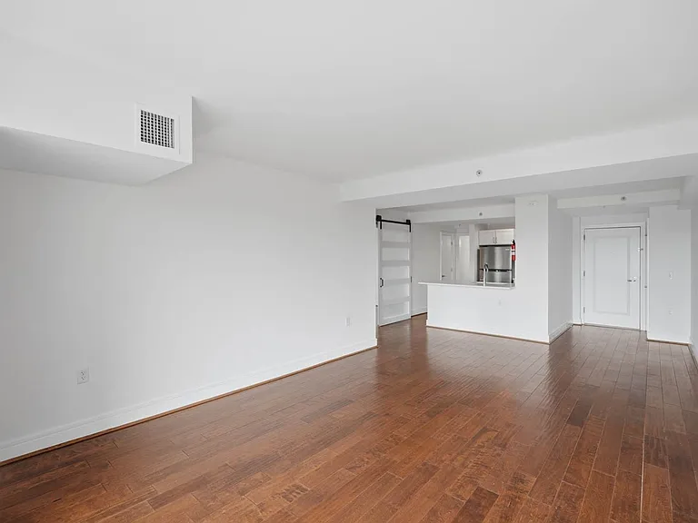 800 4th St SW #S702 — Photo 3